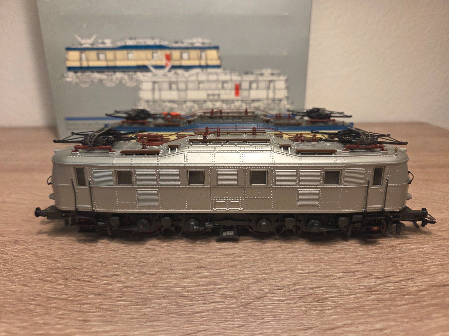 Märklin Modellini di ferrovie: Märklin 3667 E-Lok BR E18+118 DB Digital H0 – Usato da St-Aubin-Sauges venduto da Lo_Go 5