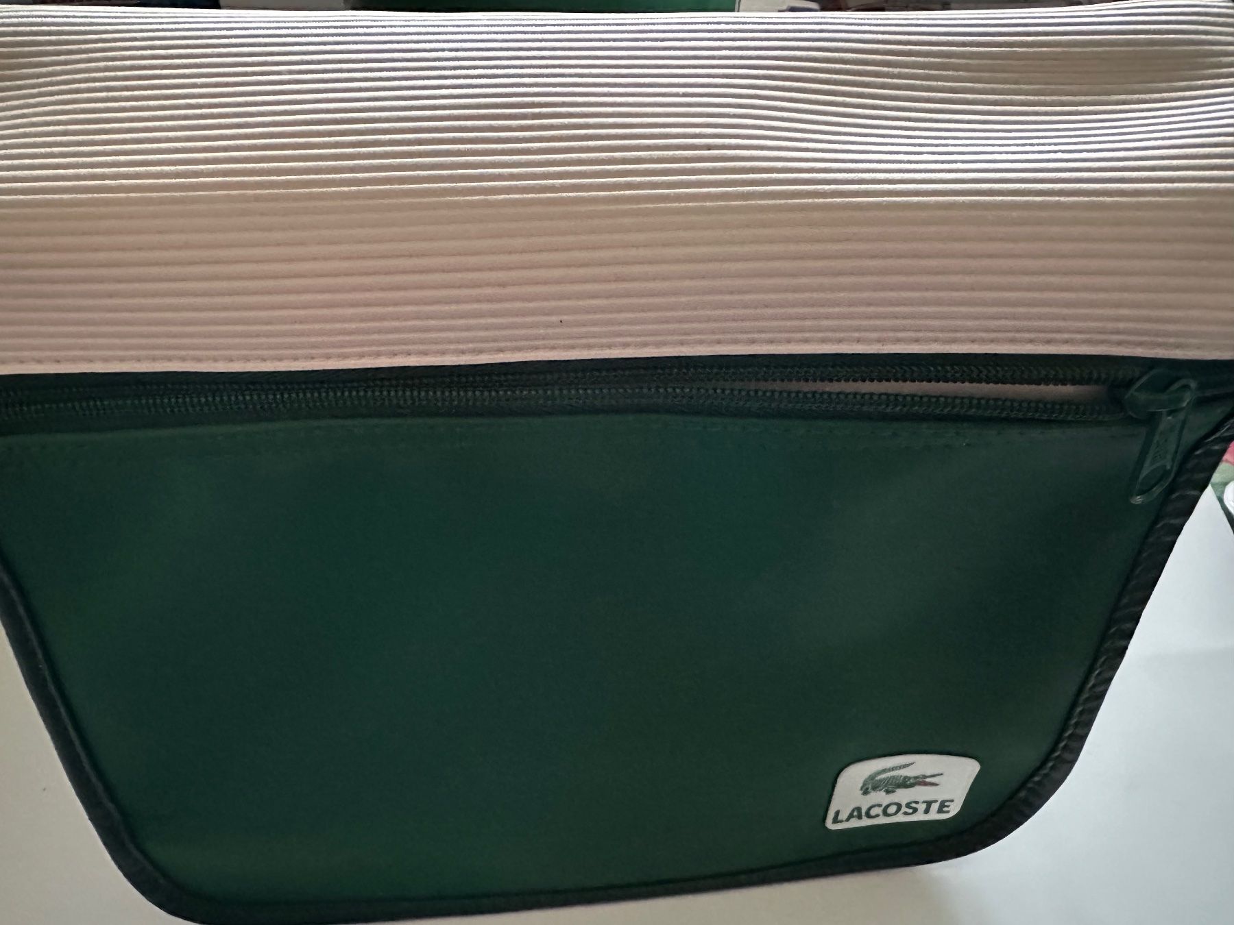 Lacoste Custodie per cosmetici: Trousse de toilette Lacoste – Nuovo (secondo la descrizione) da Bouveret venduto da seb_rjx8 3