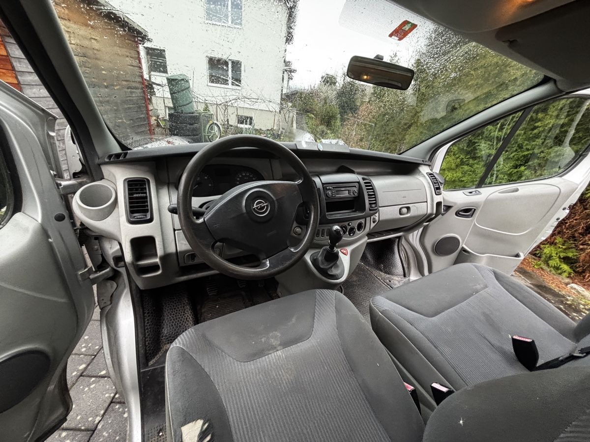 Opel Veicoli commerciali: Opel Vivaro 2.5l  – Usato da Büsserach venduto da luk_l6g2 1