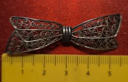 Schöne alte Brosche Schleife, filigran gefertigt, 835 Silber