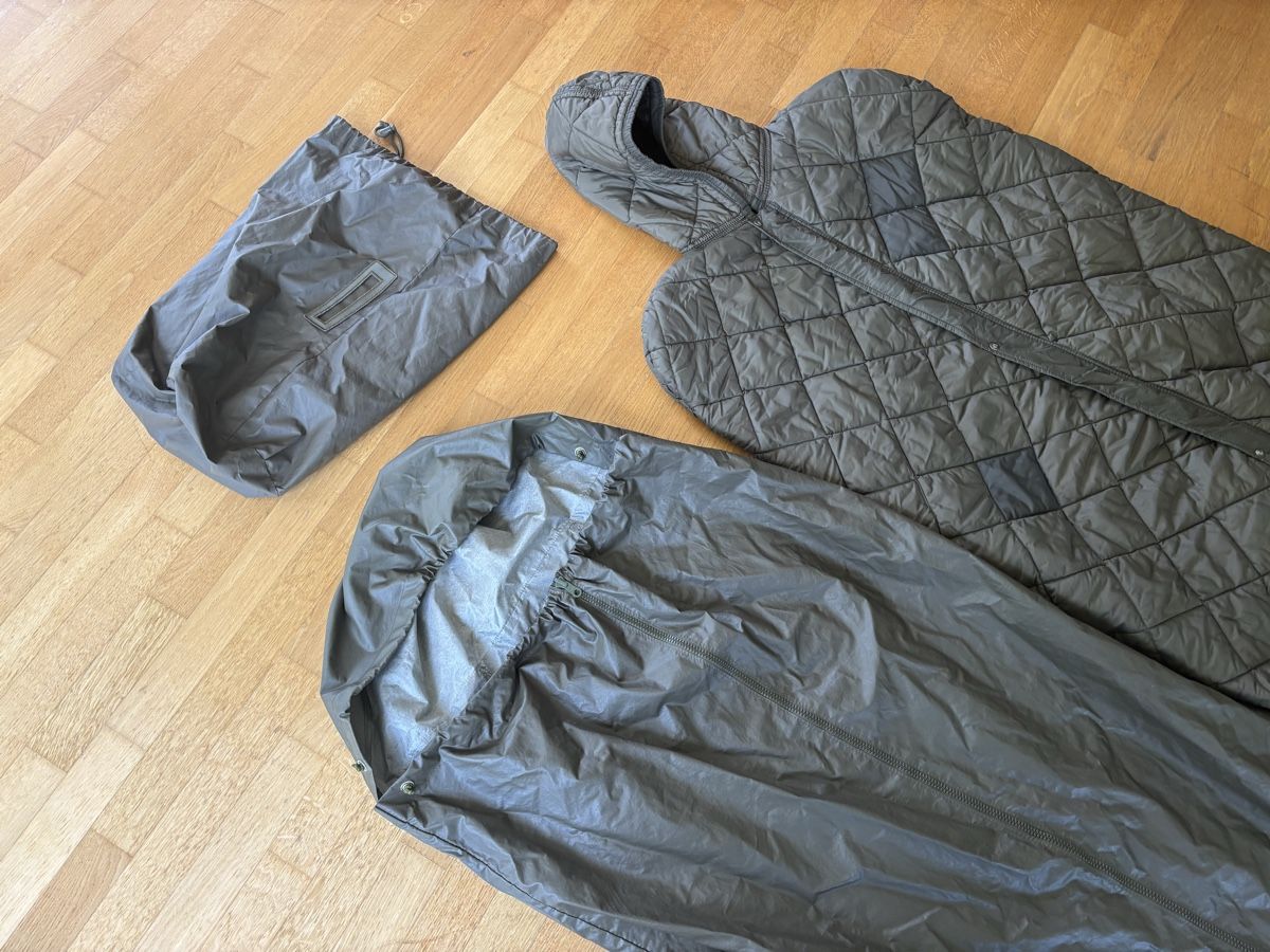 Sacchi a pelo: Militär-Schlafsack Jg. 2000 mit Schutzhülle – Usato da Zürich venduto da chibaer 2