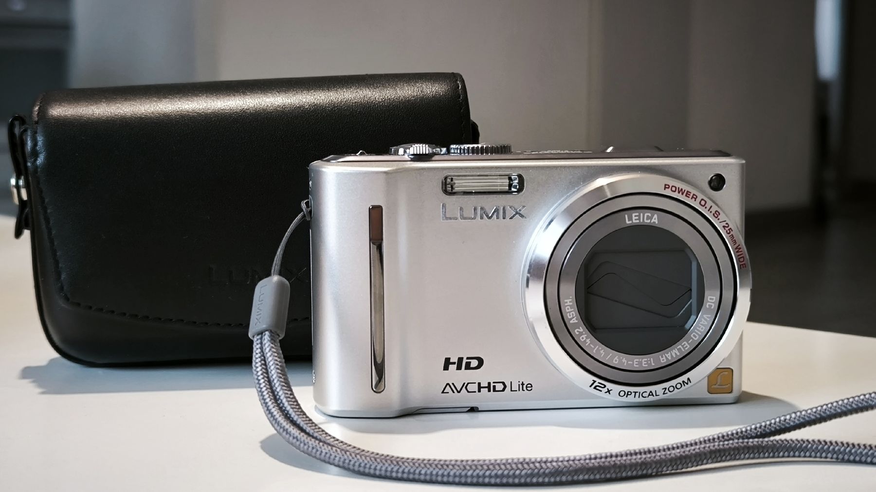 Panasonic Kamera: Panasonic Lumix TZ 10 pack – Gebraucht aus Riaz von vanucaptures