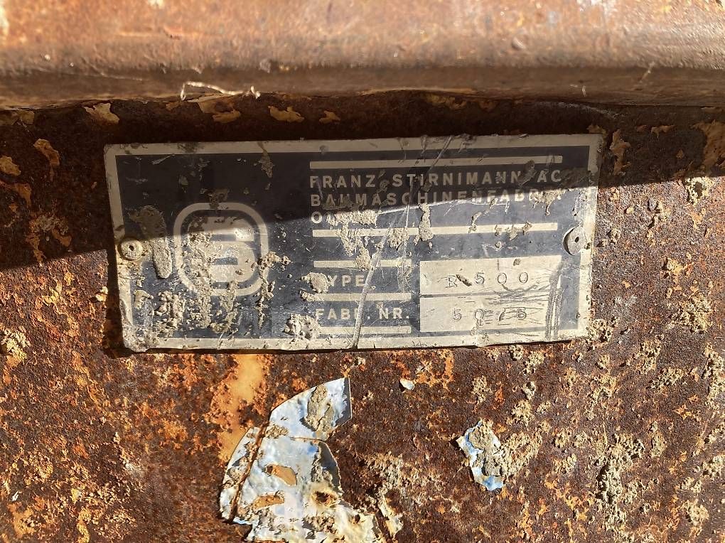 Tutti gli attrezzi: Benna per beton  – Usato da Campo (Blenio) venduto da M.B.95 2
