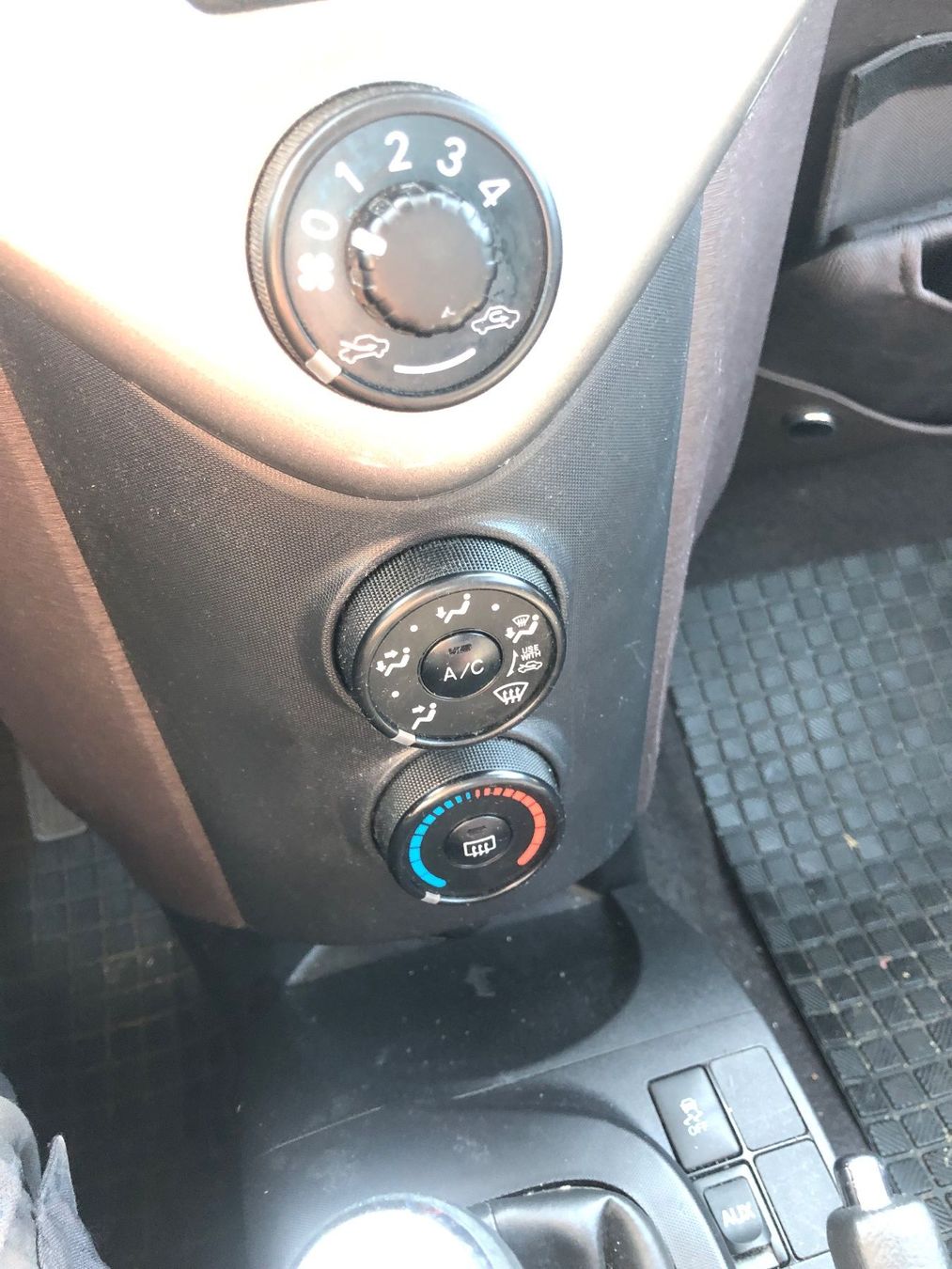 Toyota Autos: Toyota iQ 1.0 – D'occasion à Wetzikon ZH par AndyG60 7