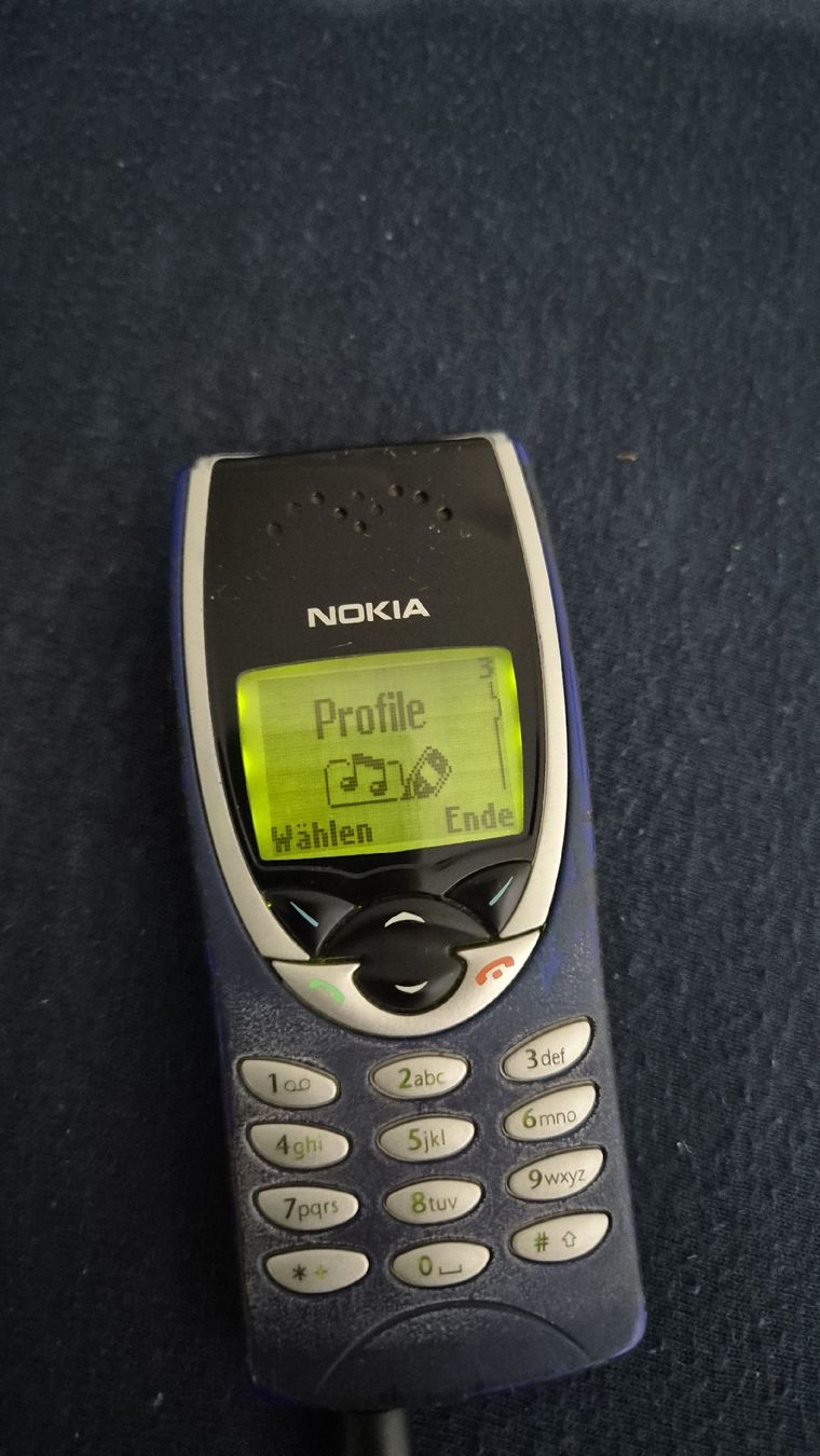 Nokia Telefoni cellulari / Smartphones: Nokia 8210 – Usato da Jona venduto da paco1969 1