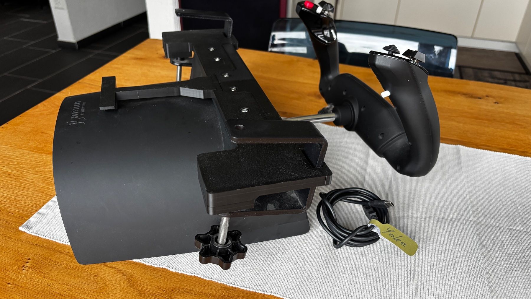 Manettes: Joystick Honeycomb Yoke – D'occasion à Benken SG par Coucar79 2