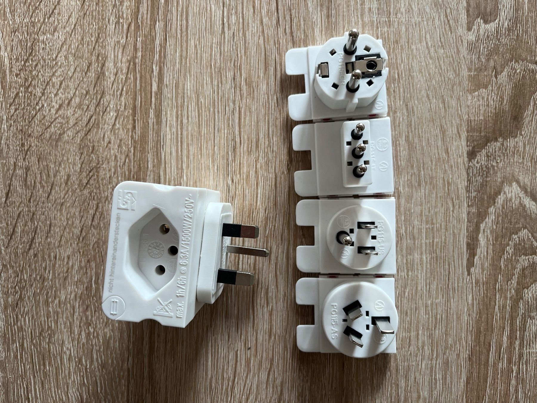 Unità & Adattatore: Adapter fürs Reisen – Nuovo (secondo la descrizione) da Bern venduto da MichaelFranz 1