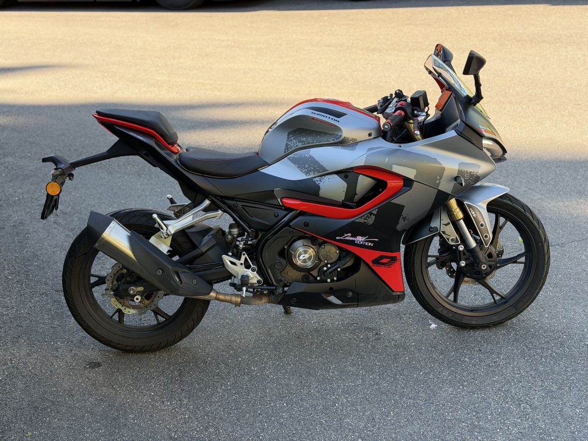 Strasse: QJMOTOR SRK 125 R 2025Jg – Gebraucht aus Zullwil von Autocentersalii 2