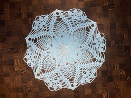 Gehäkelte Tischdecke hellblau Handarbeit neu