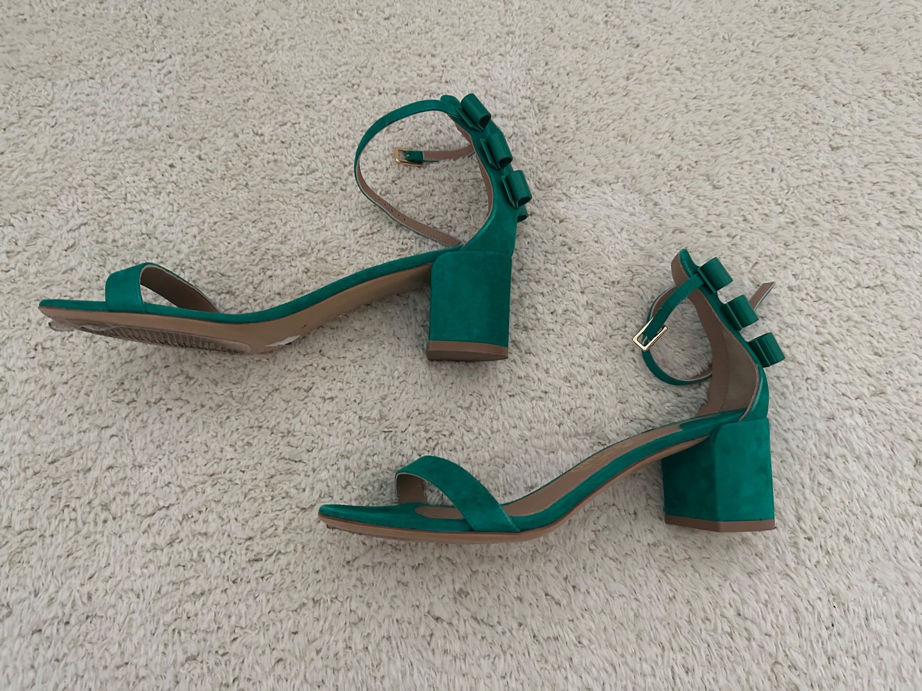 Salvatore Ferragamo Scarpe da donna: Salvatore Ferragamo Suede Sandals – Usato da Dallenwil venduto da ZD2019 1