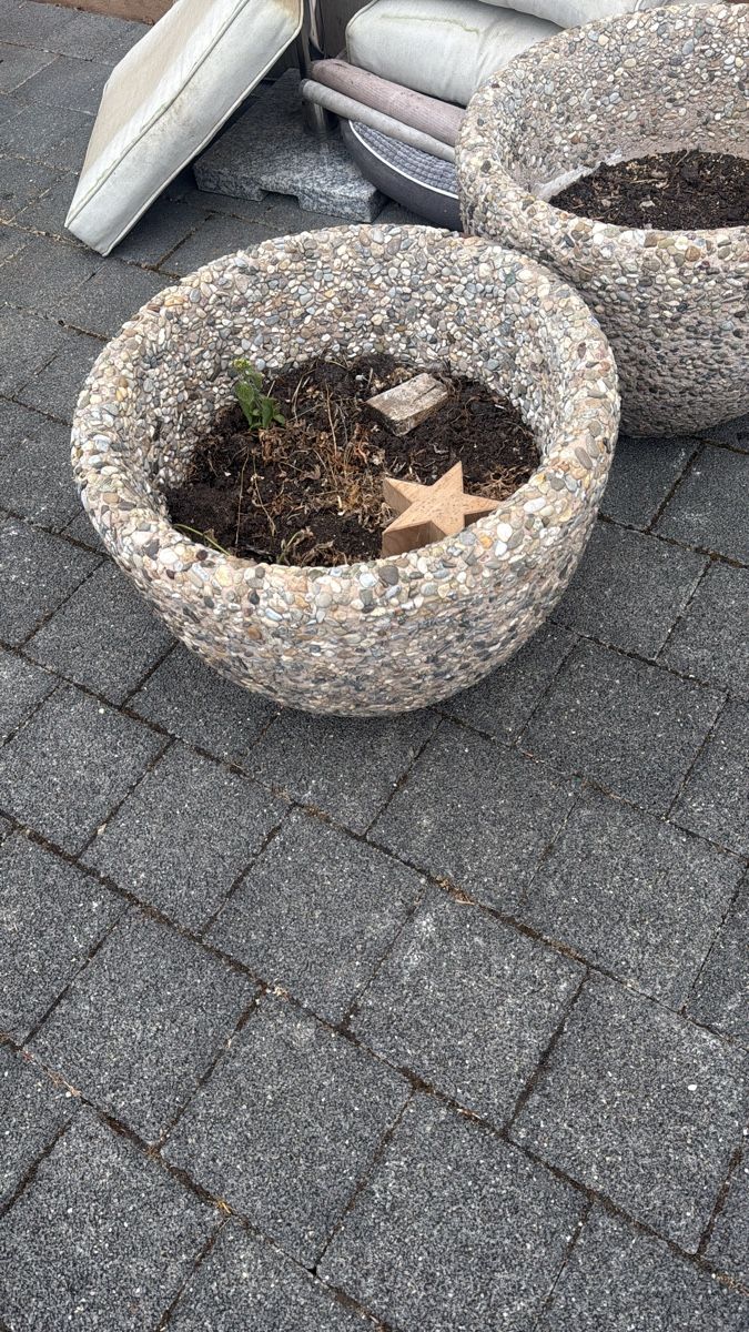 Pots de fleurs: 2xPflanzentopf – D'occasion à Wauwil par vincenzo0111
