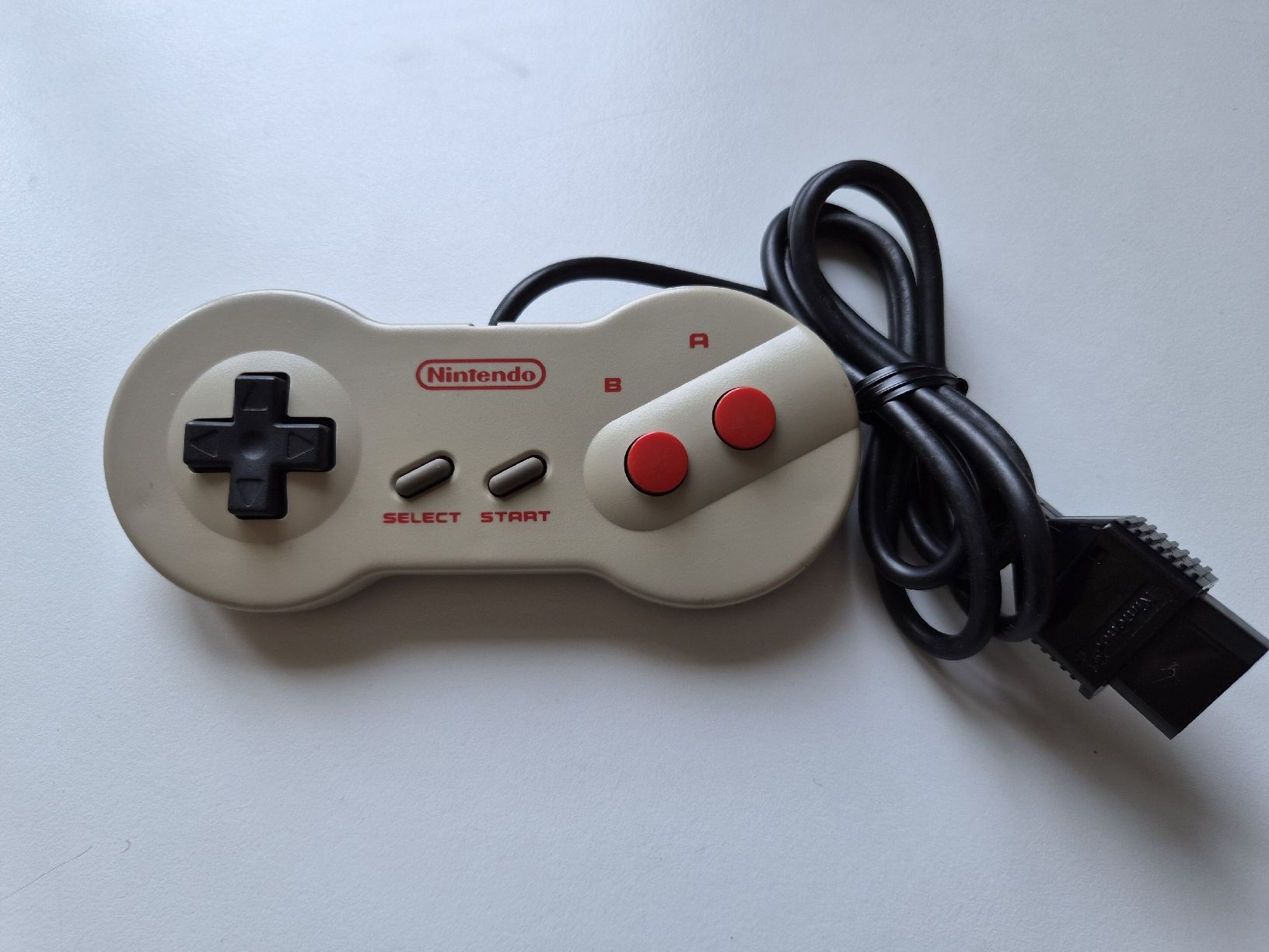 Nintendo Konsolen: Nintendo NES Famicom AV Kontroller – Gebraucht aus Belp von center-discount