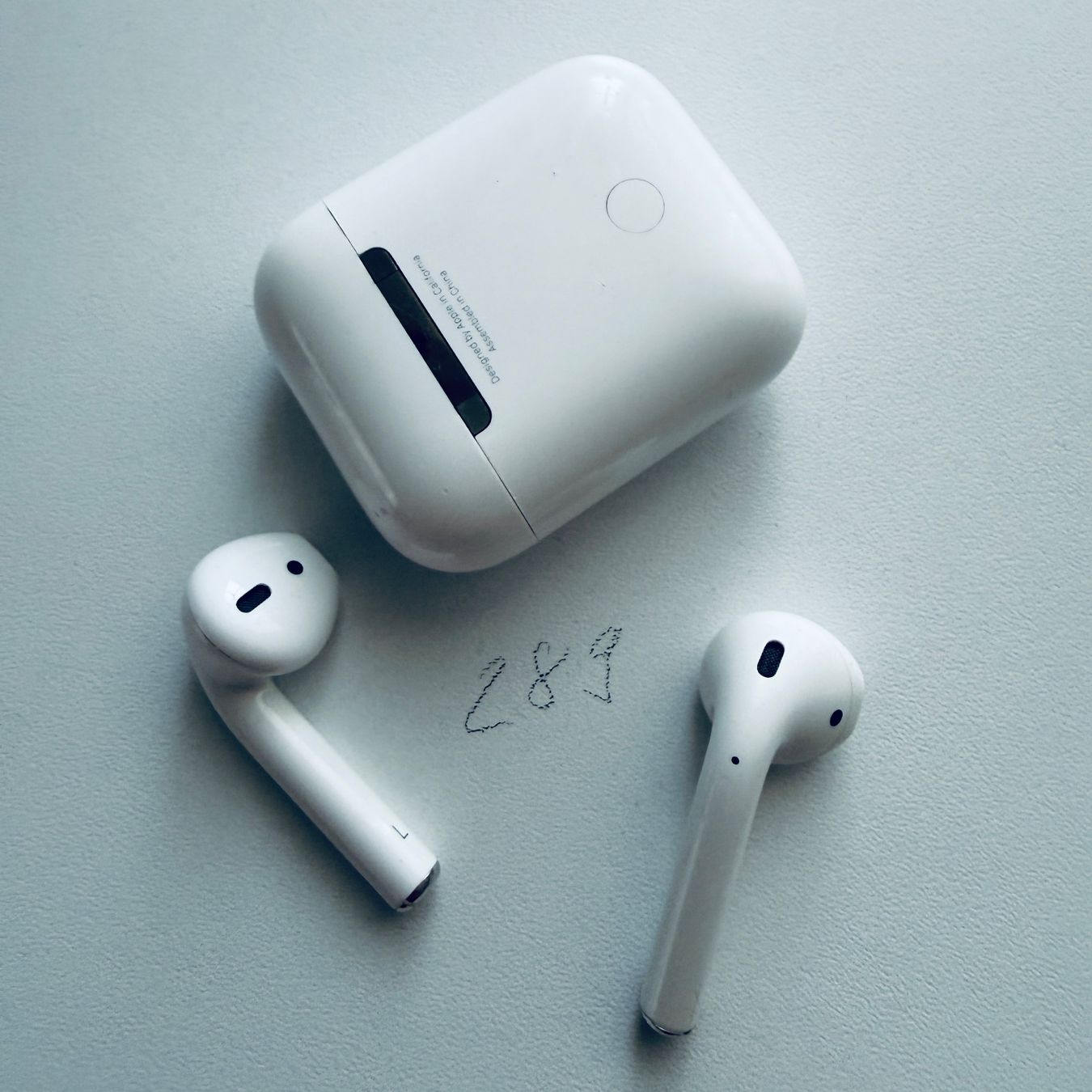 Apple Kopfhörer: Original Apple AirPods 2 Gen. Wireless Kopfhörer & Case – Gebraucht aus Basel von MY.AIRPODS.SHOP 4
