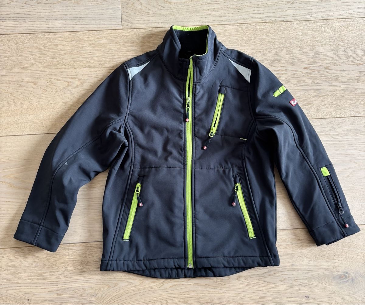 Fortis Giacche & Cappotti: Kinder Softshelljacke Fortifs Grösse 134/140 – Usato da Ebnat-Kappel venduto da Janine061