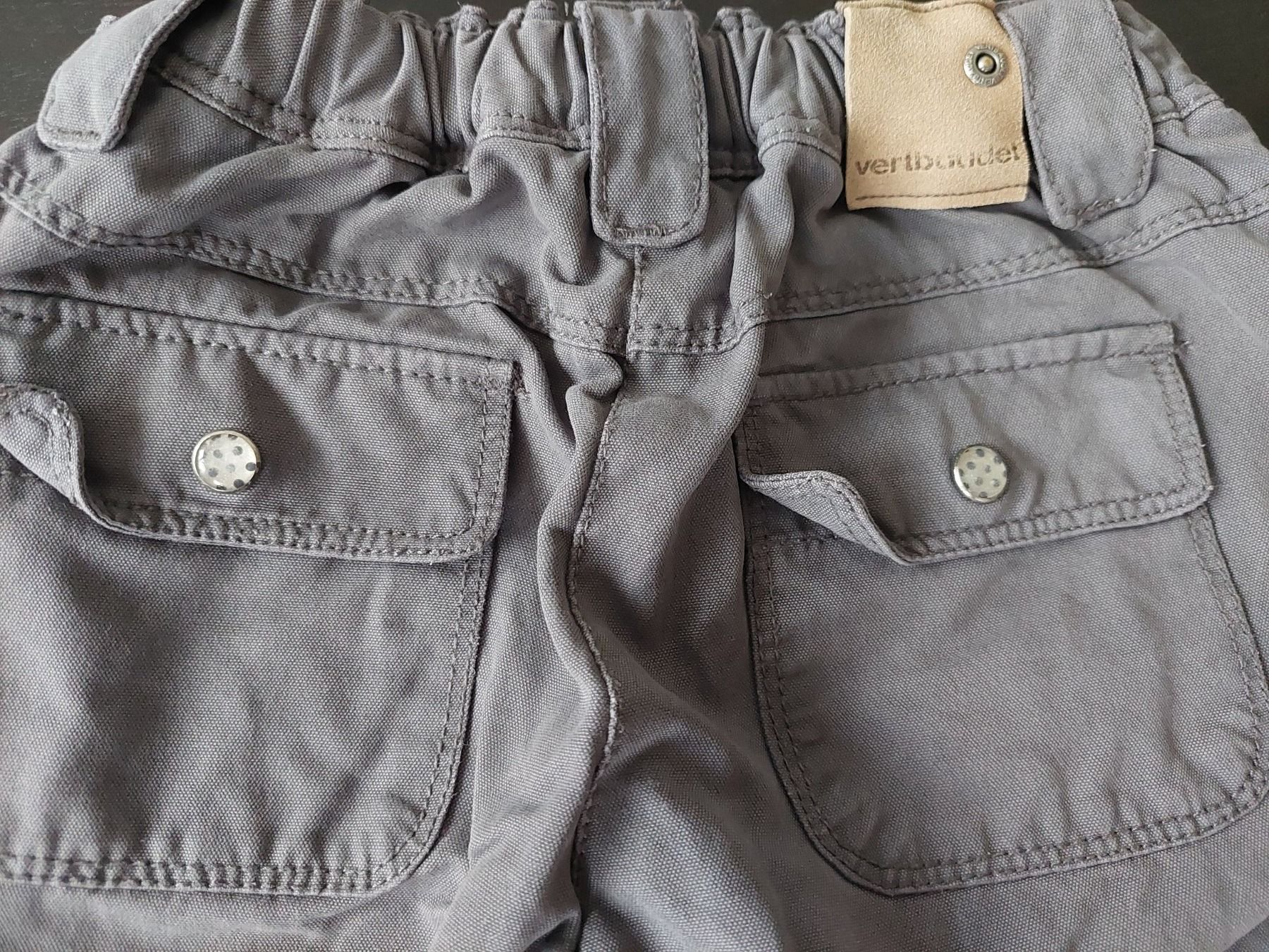 Vertbaudet Pantaloni: Graue Hose von Vertbaudet Gröse102 – Usato da Wiesendangen venduto da troawus 4