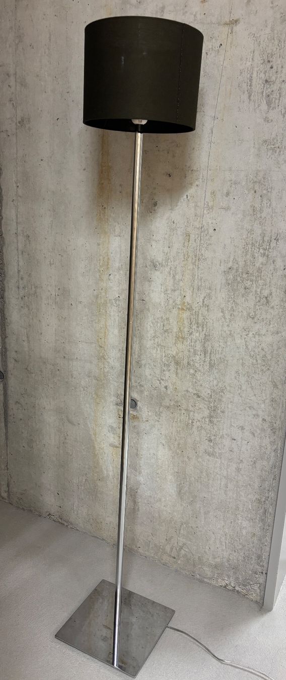 Pfister Lampade: Stehlampen mit zwei Lampenschirme – Usato da Jona venduto da Laaxi 1