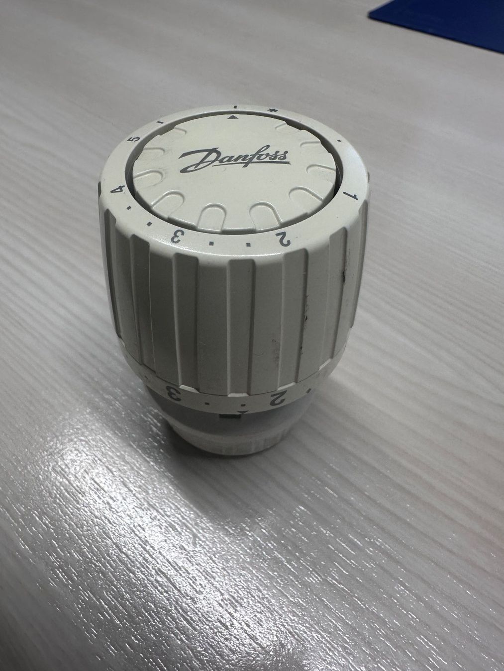 Radiatori: Danfoss Thermostat – Usato da Urdorf venduto da lmlm.