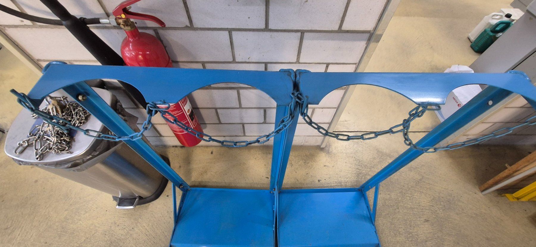 Portabottiglie: Gasflaschenständer – Usato da Rikon im Tösstal venduto da troedlermueller 1