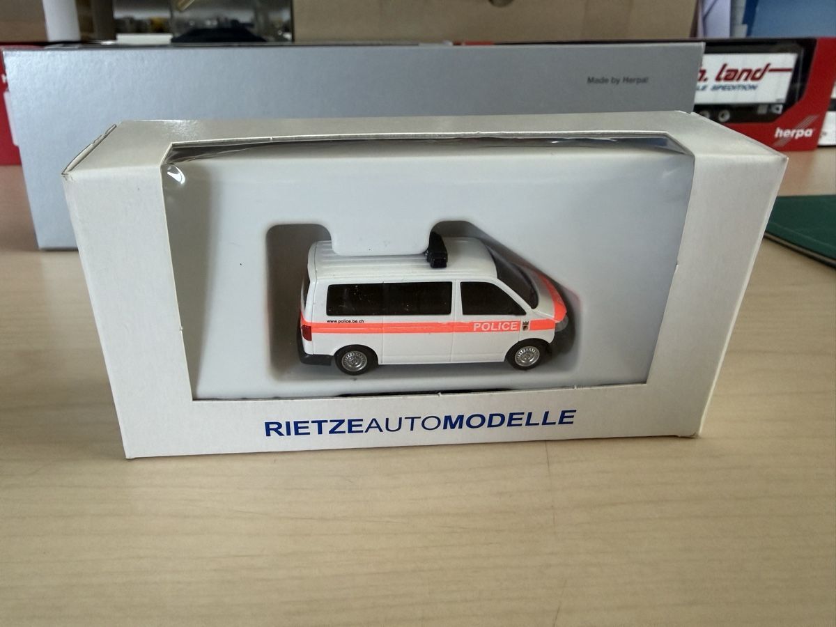 Rietze Modellautos: VW T5 Police Bern – Neu und originalverpackt aus Felben-Wellhausen von Mobil01 1