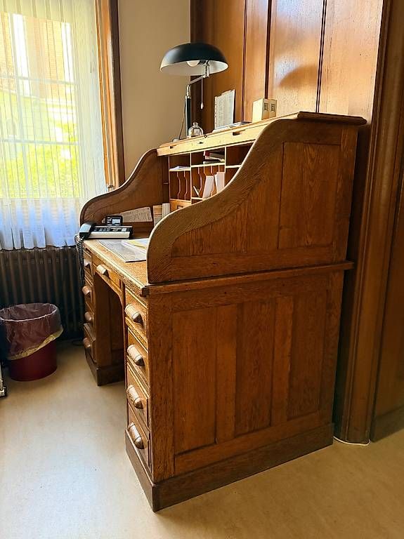 Bureaux: antikes Pult – D'occasion à Basel par Compaq1 1