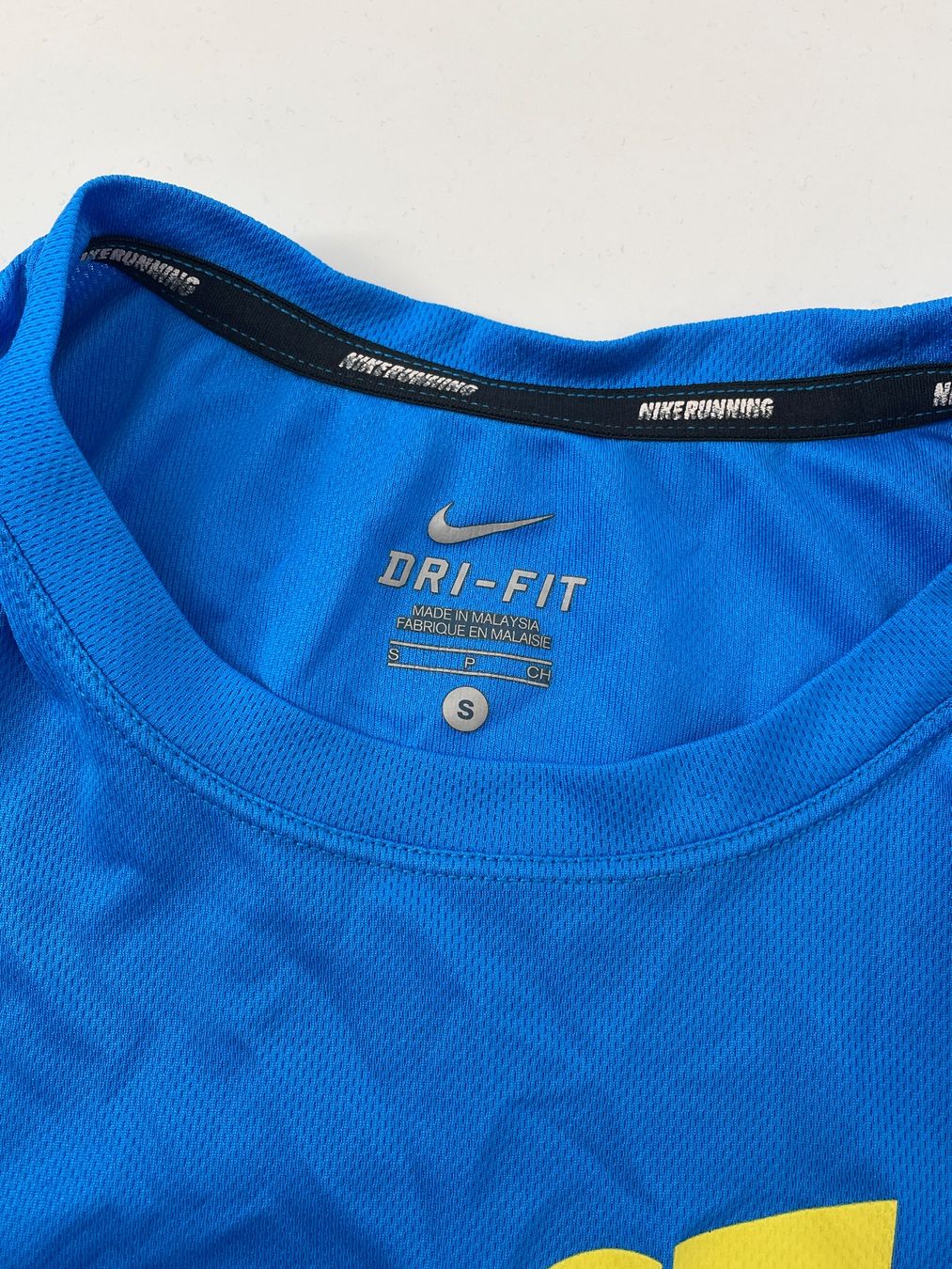 Nike T-shirts: Nike Dri-FIT FAST Shirt Gr. S – D'occasion à Auenstein par moin. 5