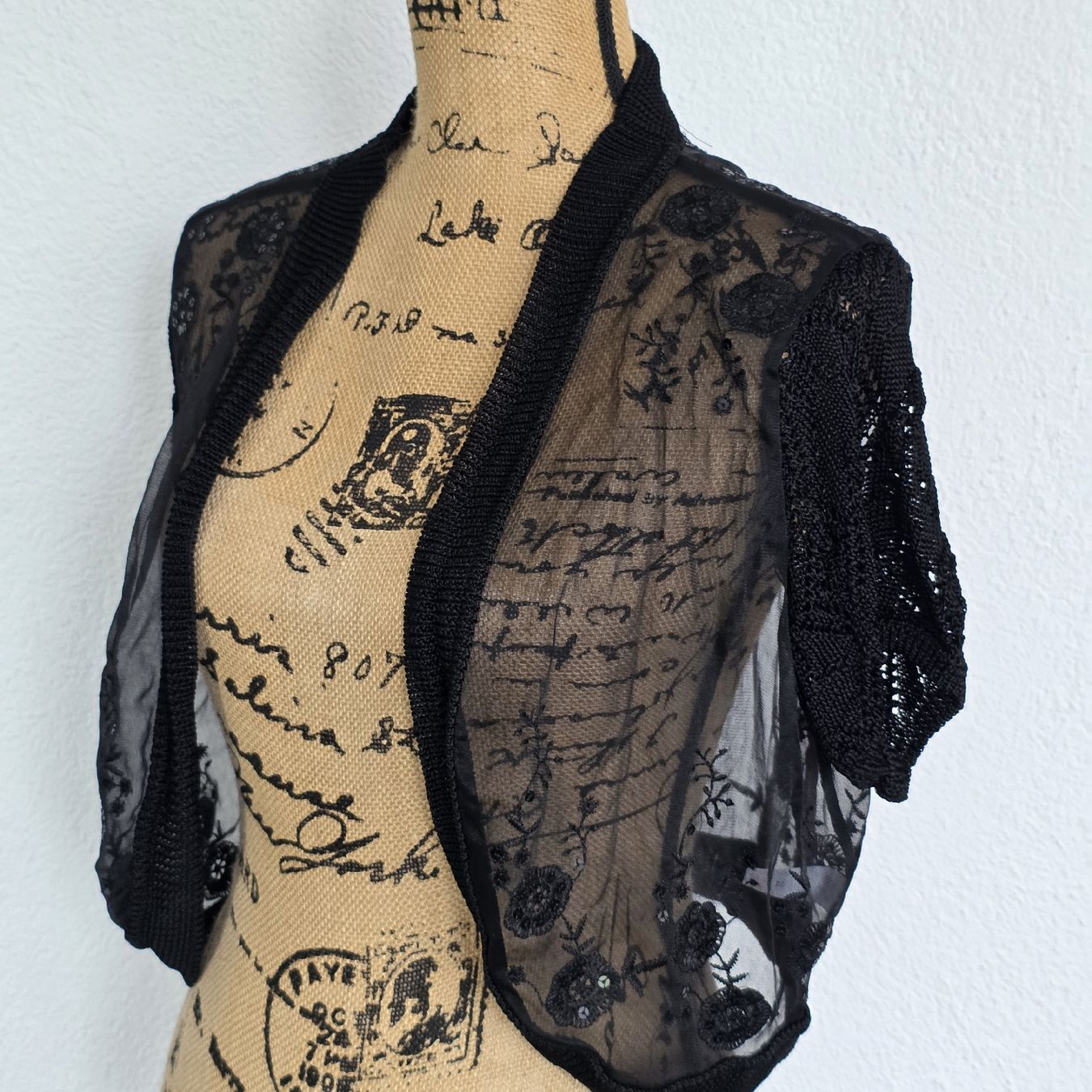 Bolero: Schwarze Bolero Jacke, Gr.XXL – Nuovo (secondo la descrizione) da Rheinsulz venduto da Gilea
