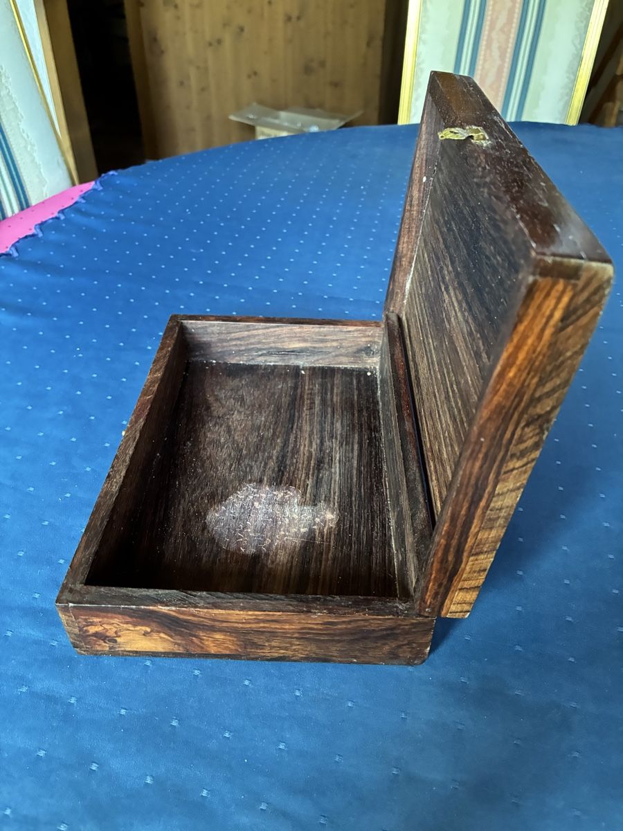 Articoli in legno: Holzschatulle mit Vogeldekor  – Usato da Dornach venduto da Rosengarten 8