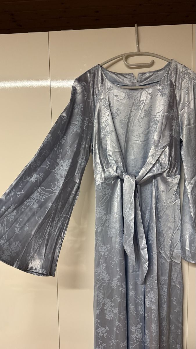 Robes: Festkleid süss gr M – Neuf (Voir description) à Haslen GL par rana04 1