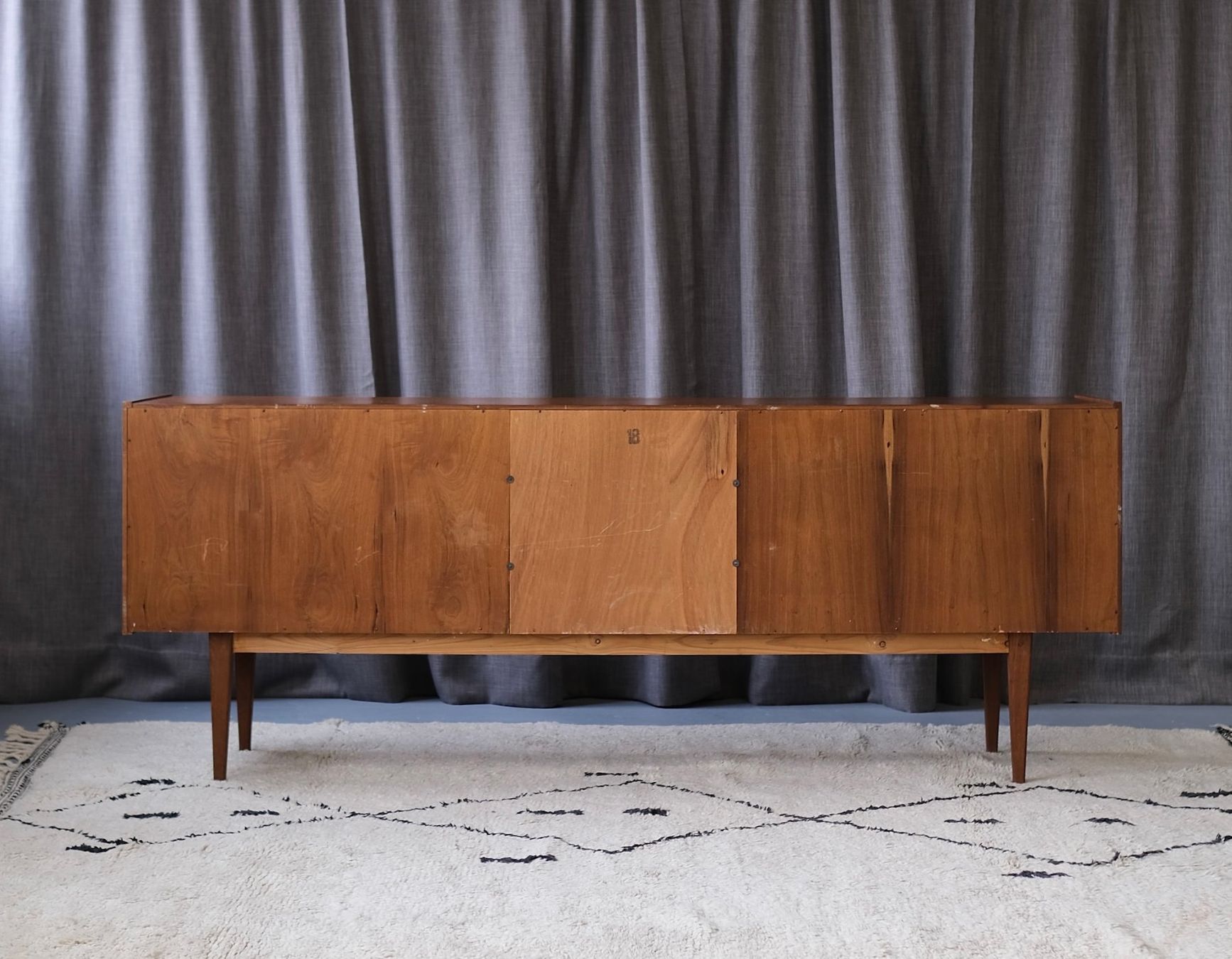 Cassettiere: Teak Sideboard VKW Möbel / Mid Century Modern – Usato da Bern venduto da Zmodern_VIN 7