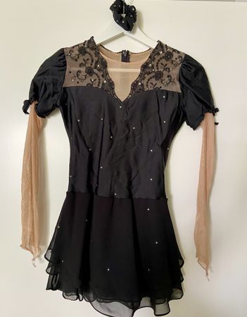 Eiskunstlauf-Kürkleid, schwarz mit Swarovskis und Spitze