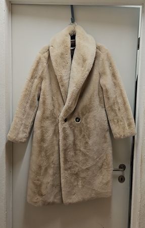 Mango Faux Fur Coat beige zweireihig neu, nie getragen