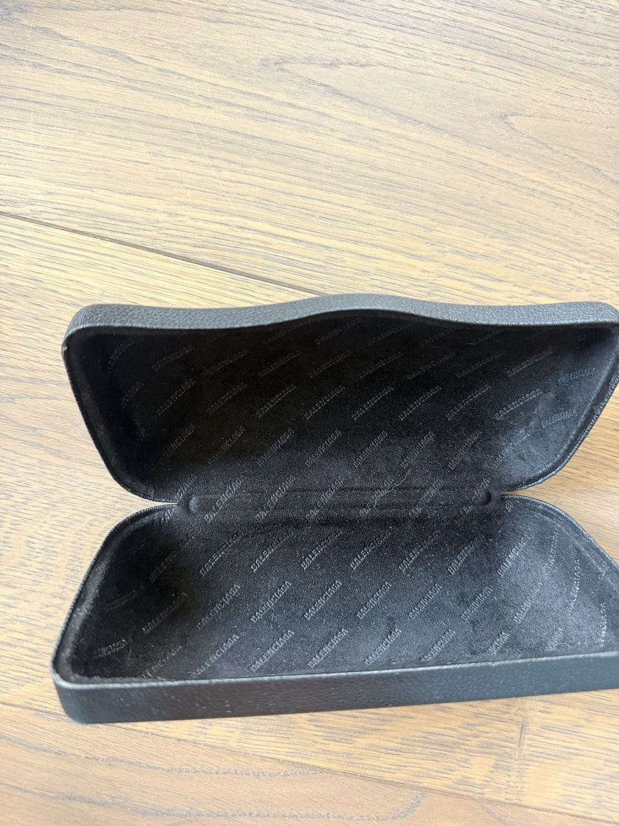 Balenciaga Lunettes & Verres: Balenciaga Sunglasses with Case – D'occasion à Zürich par Bellinka23 8