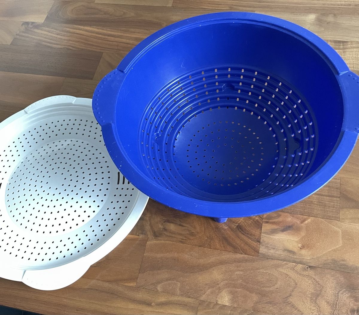 Tupperware Elettrodomestici da cucina: Tupperware Löchersieb/Abtropfsieb/Löcherbecken – Usato da Schwerzenbach venduto da Muffi01 2