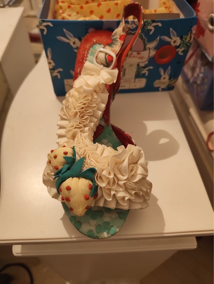 Scarpe da donna: Irregular Choice Rasberry Ripples Damenschuhe Grösse 37 – Nuovo (secondo la descrizione) da Zürich venduto da tos_mht7