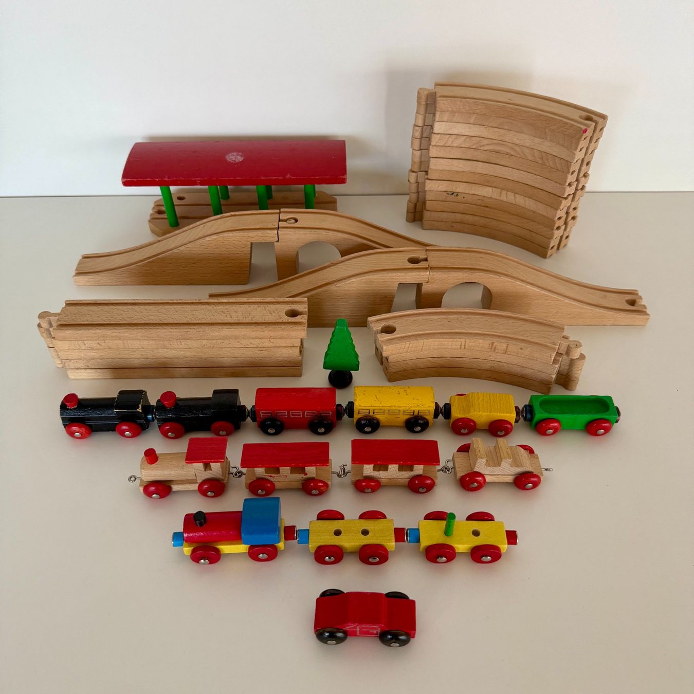Giocattoli: Holz Eisenbahn Set mit diversem Zubehör – Usato da Balzers venduto da dassandro