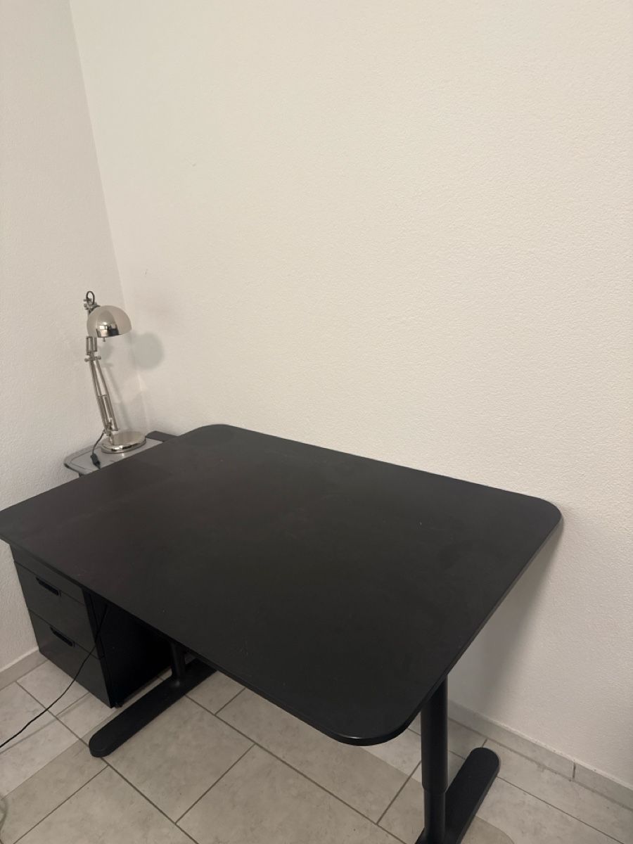 Schreibtische: Schreibtisch schwarz Ikea – Gebraucht aus Kleindöttingen von has_9wq5 1