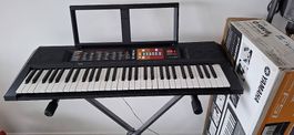 Pianola Yamaha F51 con supporto