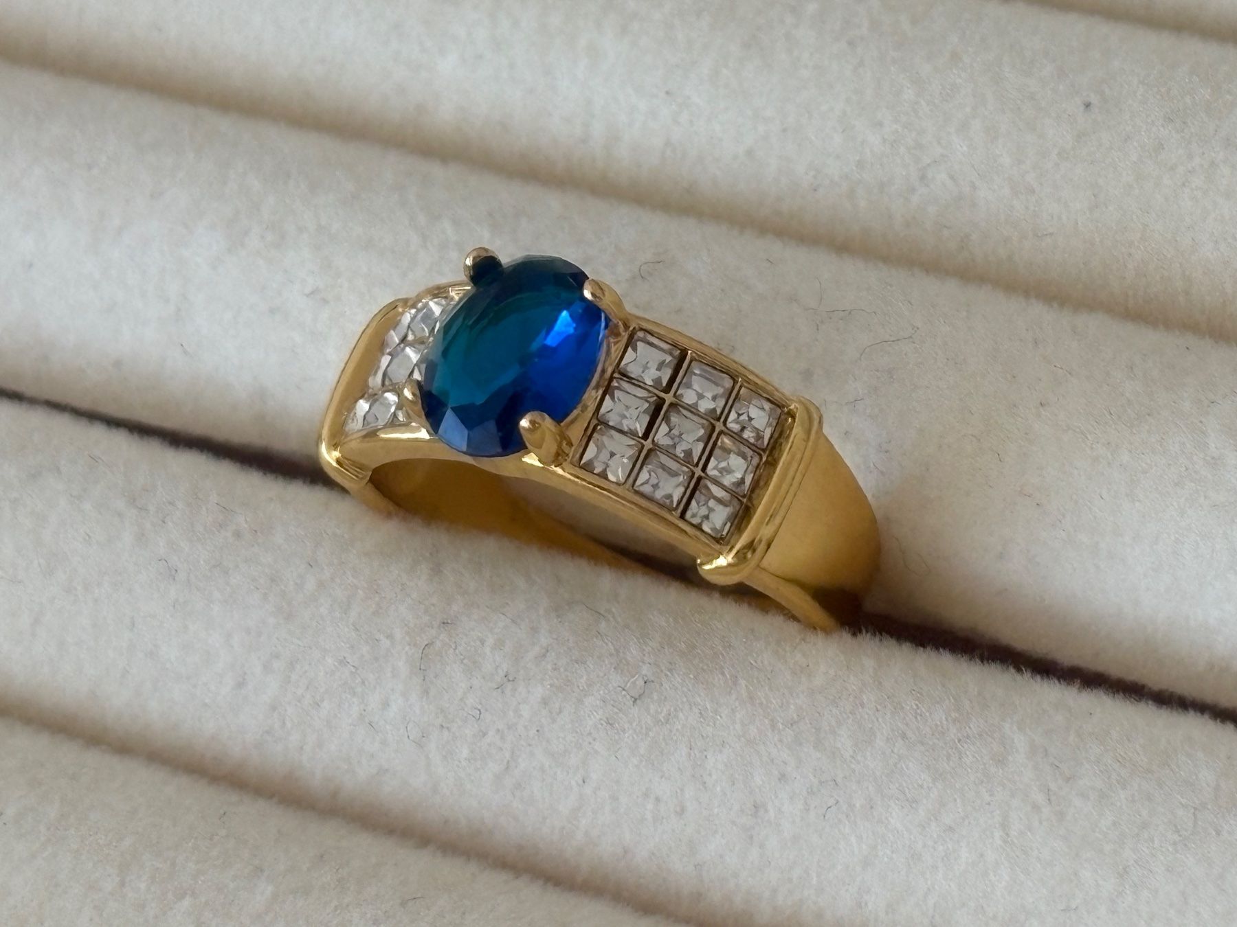Anelli: Luxus Elegante Gr.19/9 Ring Farbe:  Gold/ blau – Nuovo (secondo la descrizione) da Biel-Bienne venduto da Roserosse13 3