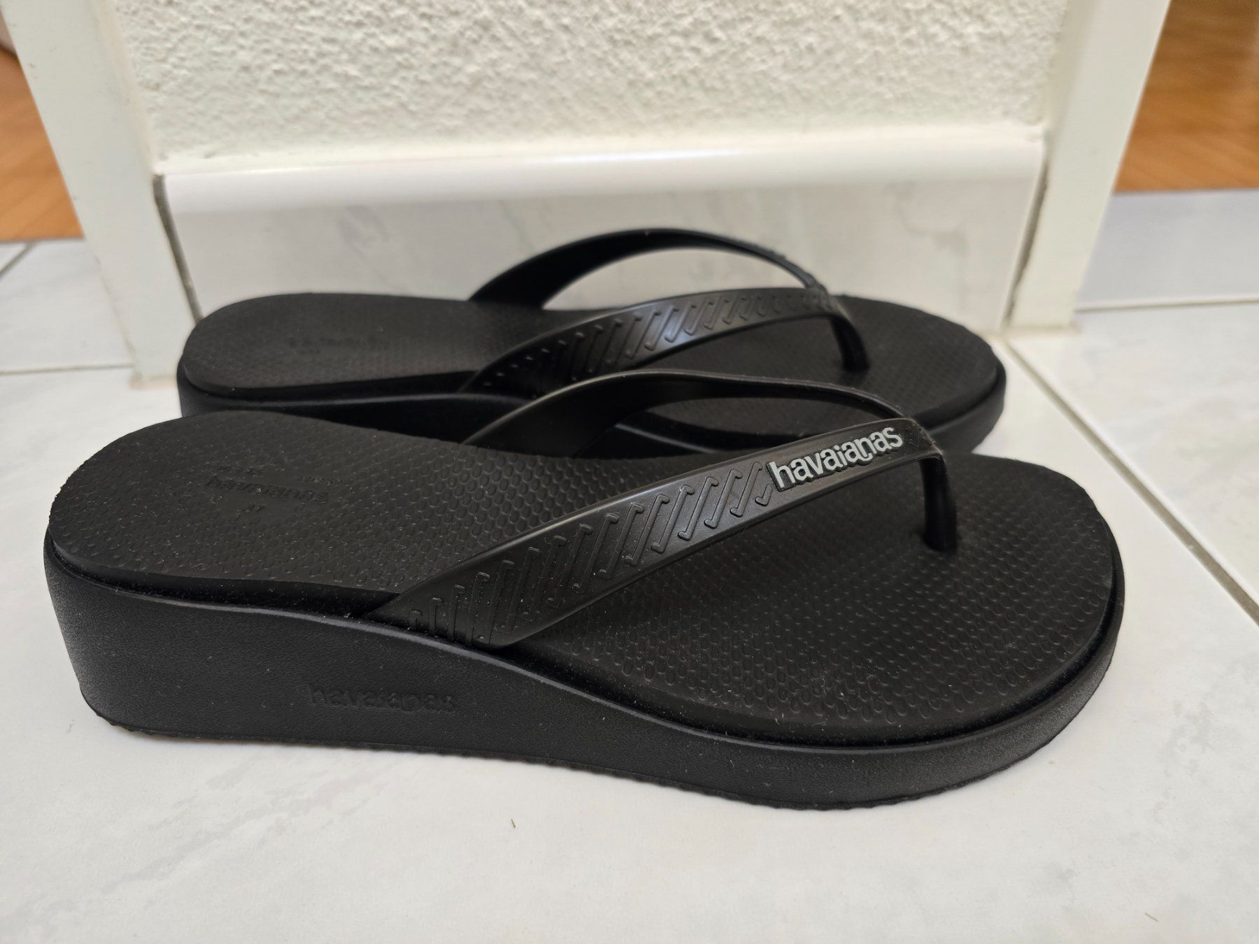 Havaianas Scarpe da donna: Havaianas schwarz Grösse 38 – Nuovo (secondo la descrizione) da Buochs venduto da ABCHappy