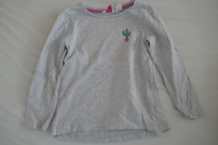 Neuwertig: Hübsches T-Shirt mit Kaktus, Gr. 110