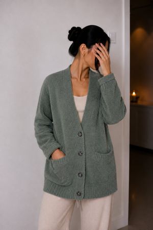 UGG Flauschige Strickjacke Olivgrün Oversize Look