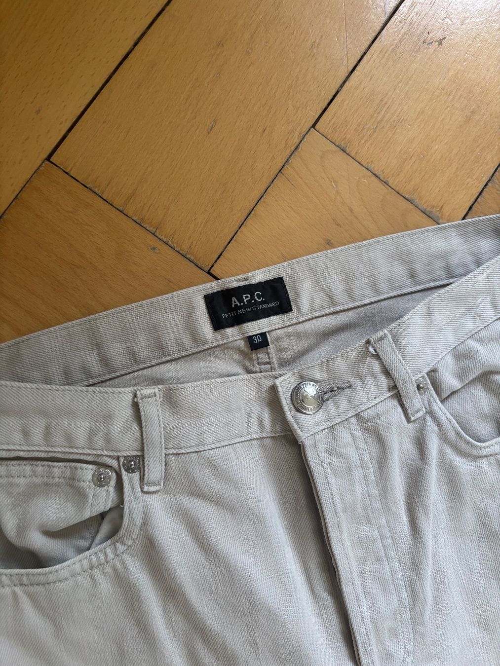 Apc Jeans: APC Petit New Standard Gr. 30 – Usato da Zürich venduto da Ba7u 2
