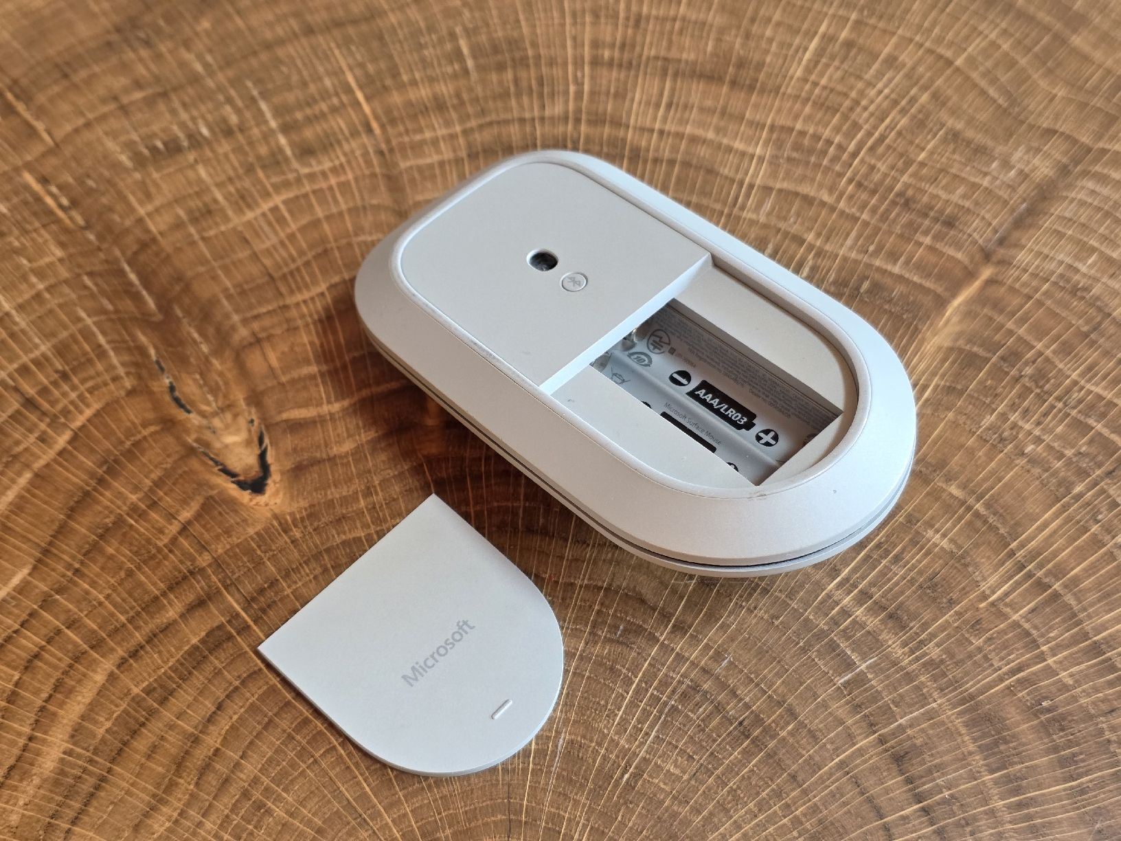 Microsoft Maus: Microsoft Surface Mouse Silver – Gebraucht aus Brütten von LSinus 1