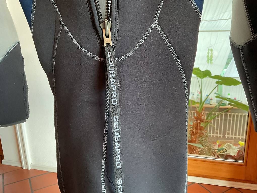 Costumes: Tuta da sub nuova per immersioni – D'occasion à Gudo par ele_7h2r 3