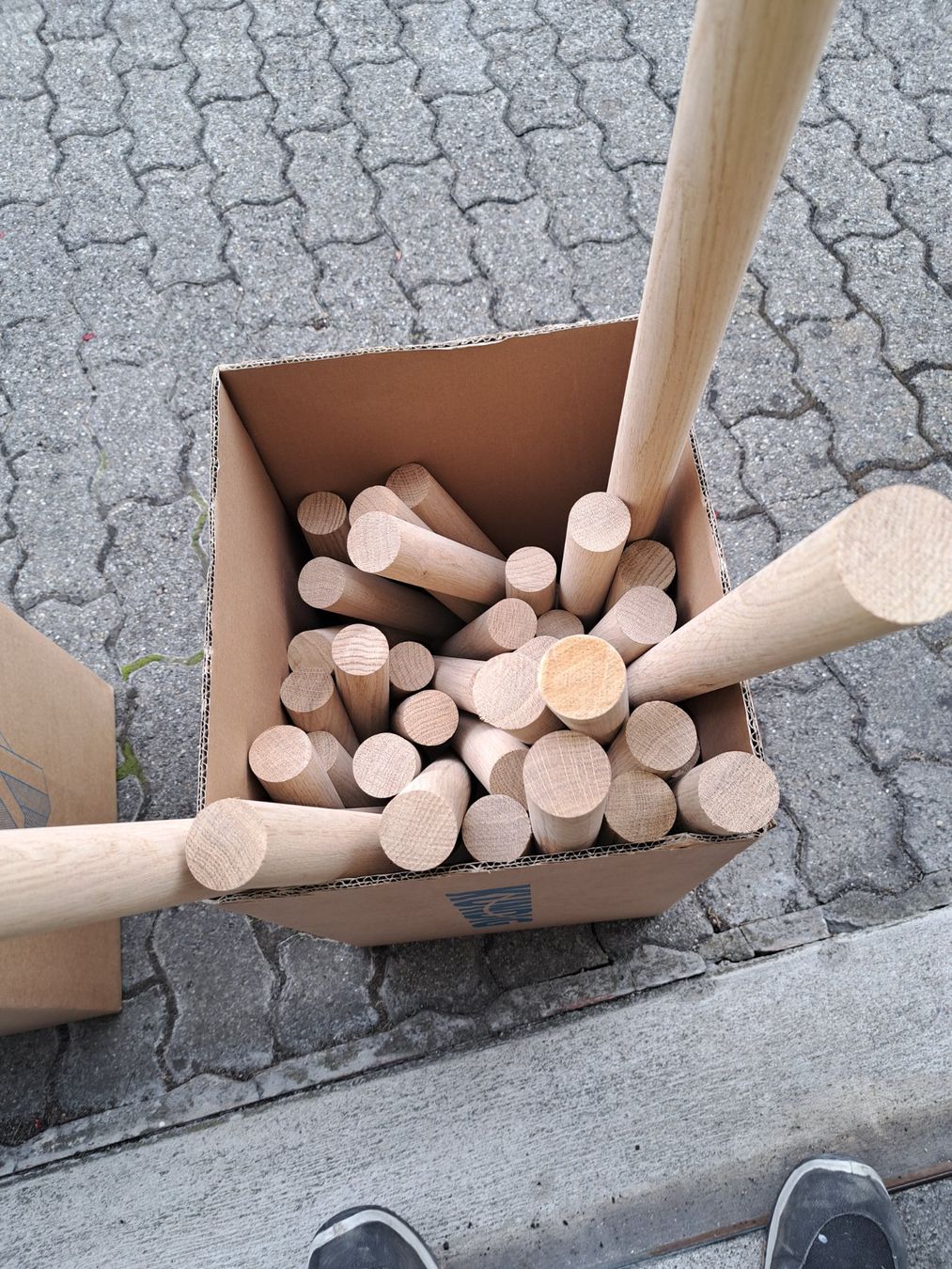 Articoli in legno: Drechseln/ Schnitzen/ Eiche/Rundstäbe – Nuovo e nell'imballaggio originale da Wetzikon ZH venduto da regler 1