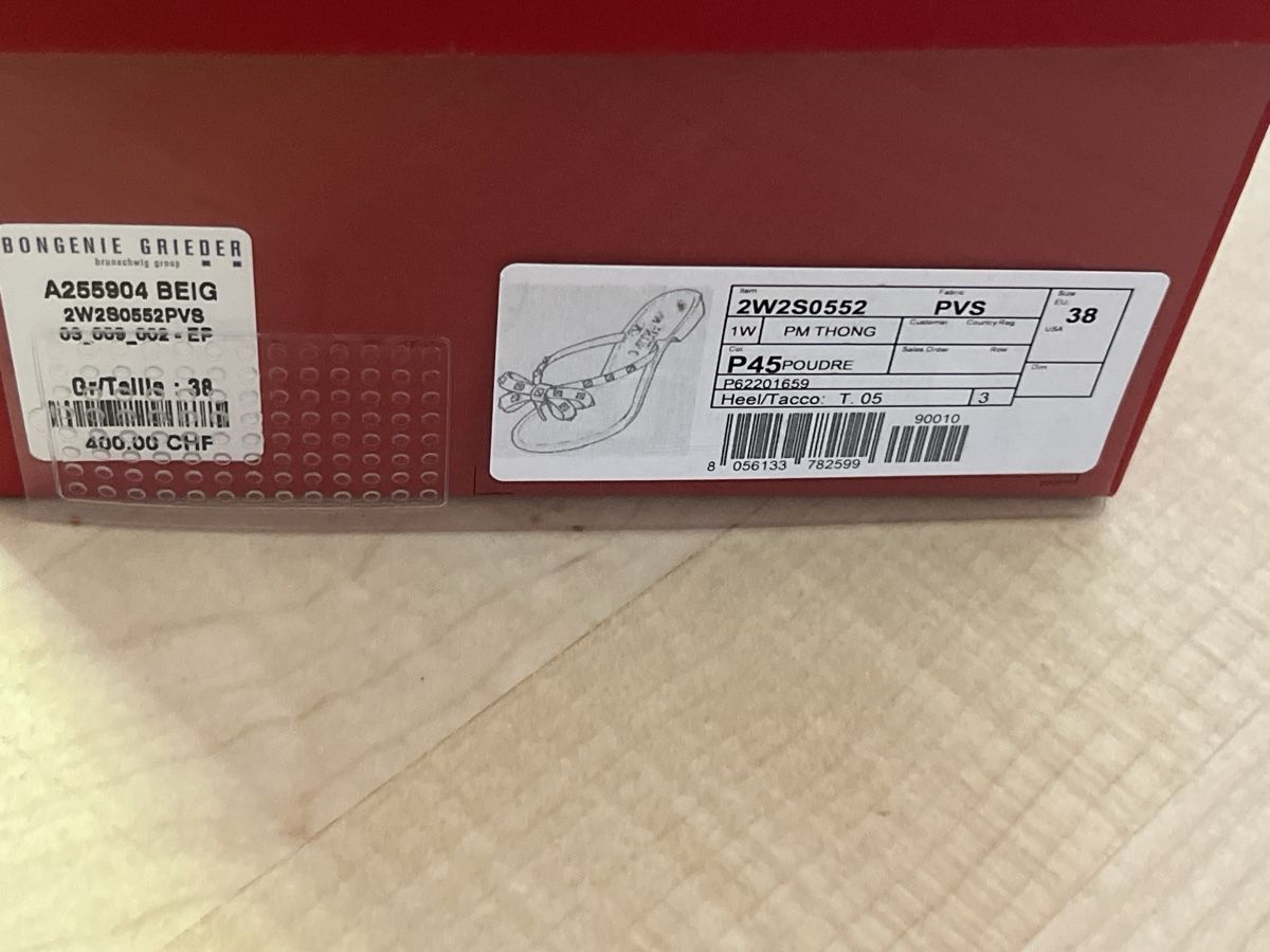Valentino Scarpe da donna: Valentino Rockstud sandals  – Usato da Rüschlikon venduto da La_Mode 2