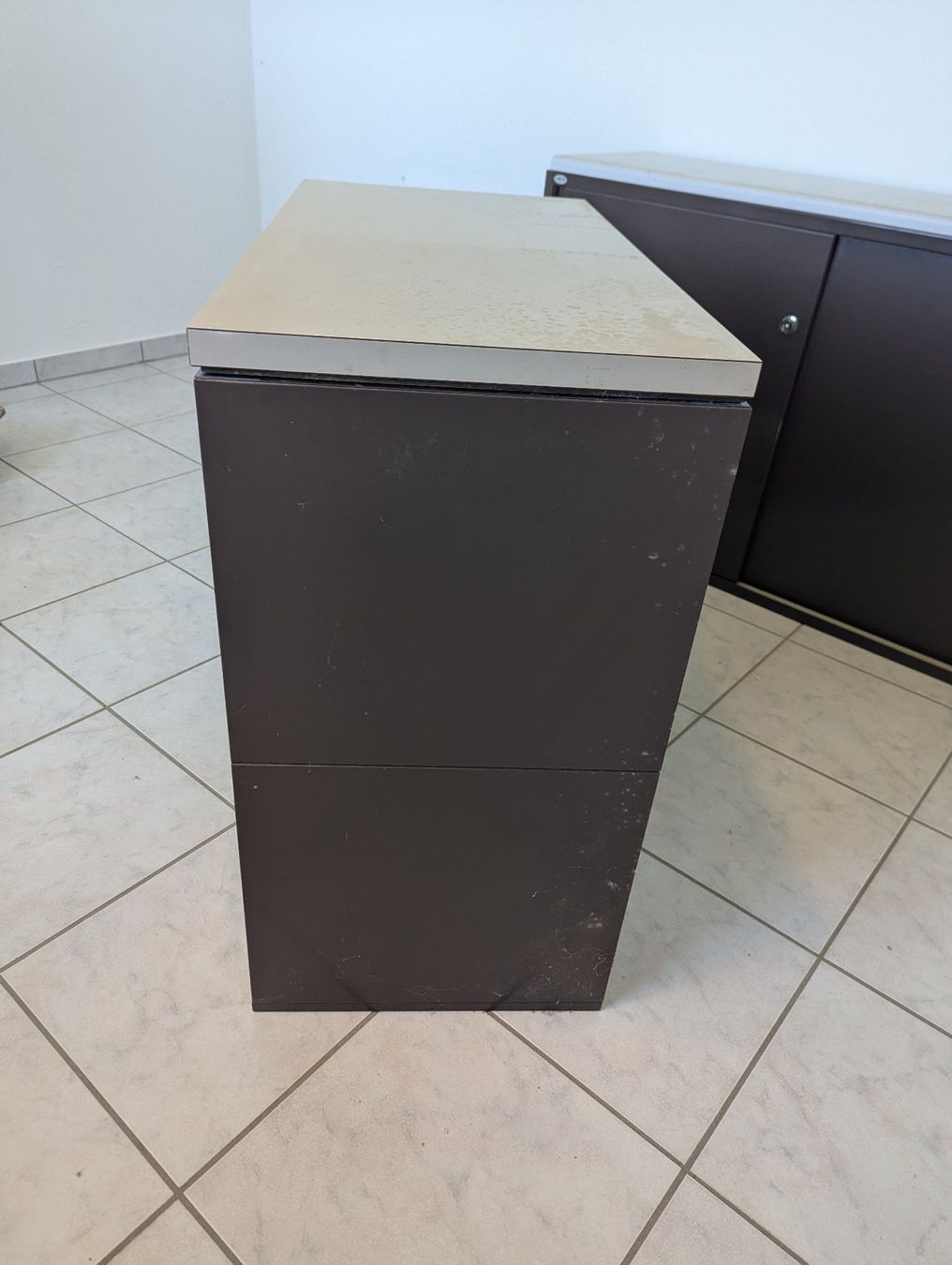Lista Armadi: Lista Aktenschrank, braun – Usato da Neuenegg venduto da Bfankd 1