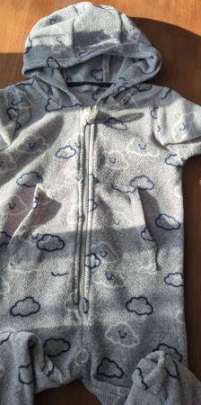 Flauschiger Kinder Overall Gr. 86/92 mit Wolkenmuster ☁️