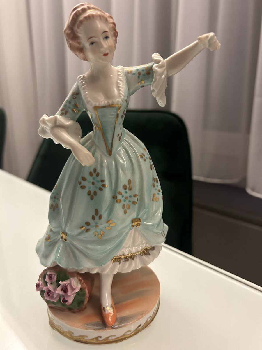 Sculture & Statue: Schöne Frau Figur – Usato da Liestal venduto da Htop 5
