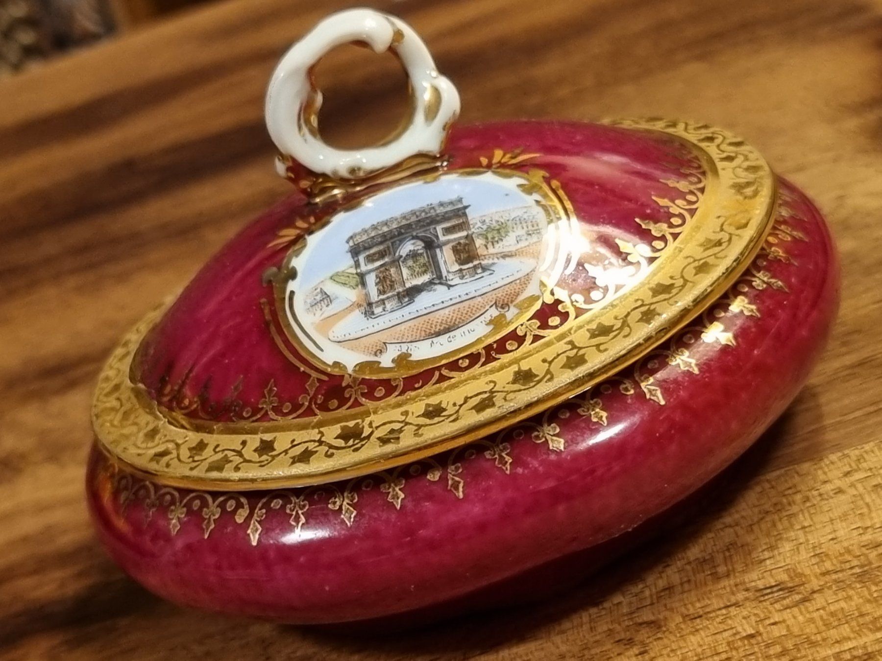 Zuccheriere: Limoges Objets d’Art Dose Arc de Triomphe Gold – Usato da Scharnachtal venduto da devin03 1